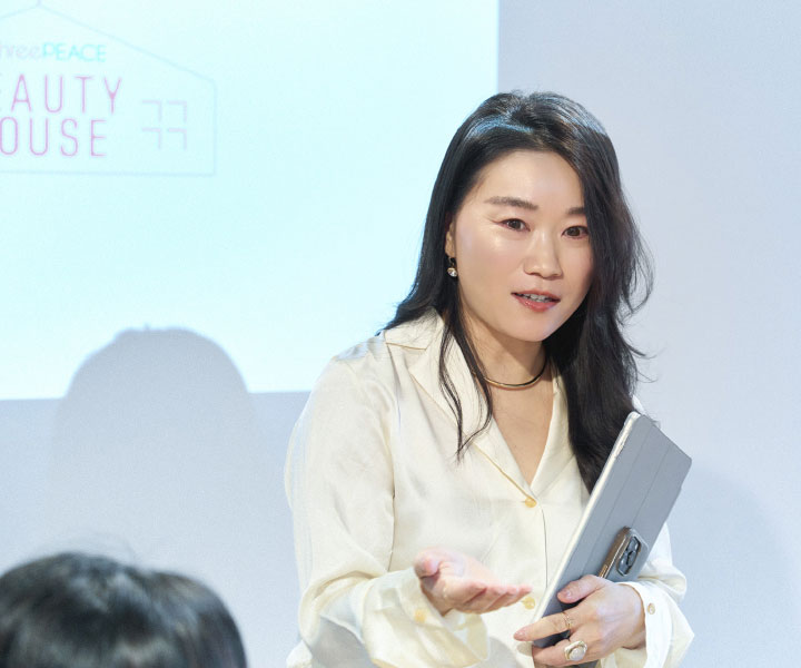 お一人おひとりの顔立ちや特徴に寄り添うレッスン