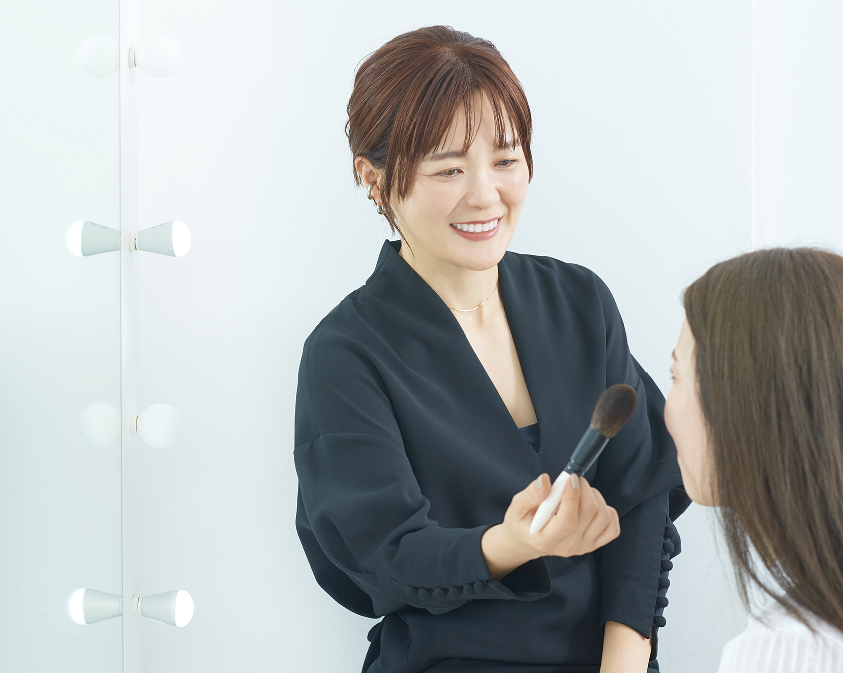 【アナタに似合う眉毛見つけます！】ヘアメイクアップアーティストによるフルメイクレッスン | ThreePEACE